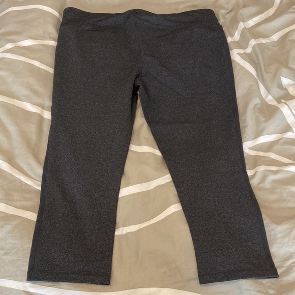 Prana Ashley Capris, gray XL - Picture 4 of 6